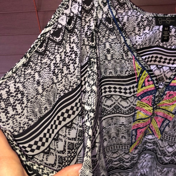 Jessica Simpson open shoulder top - Picture 4 of 4